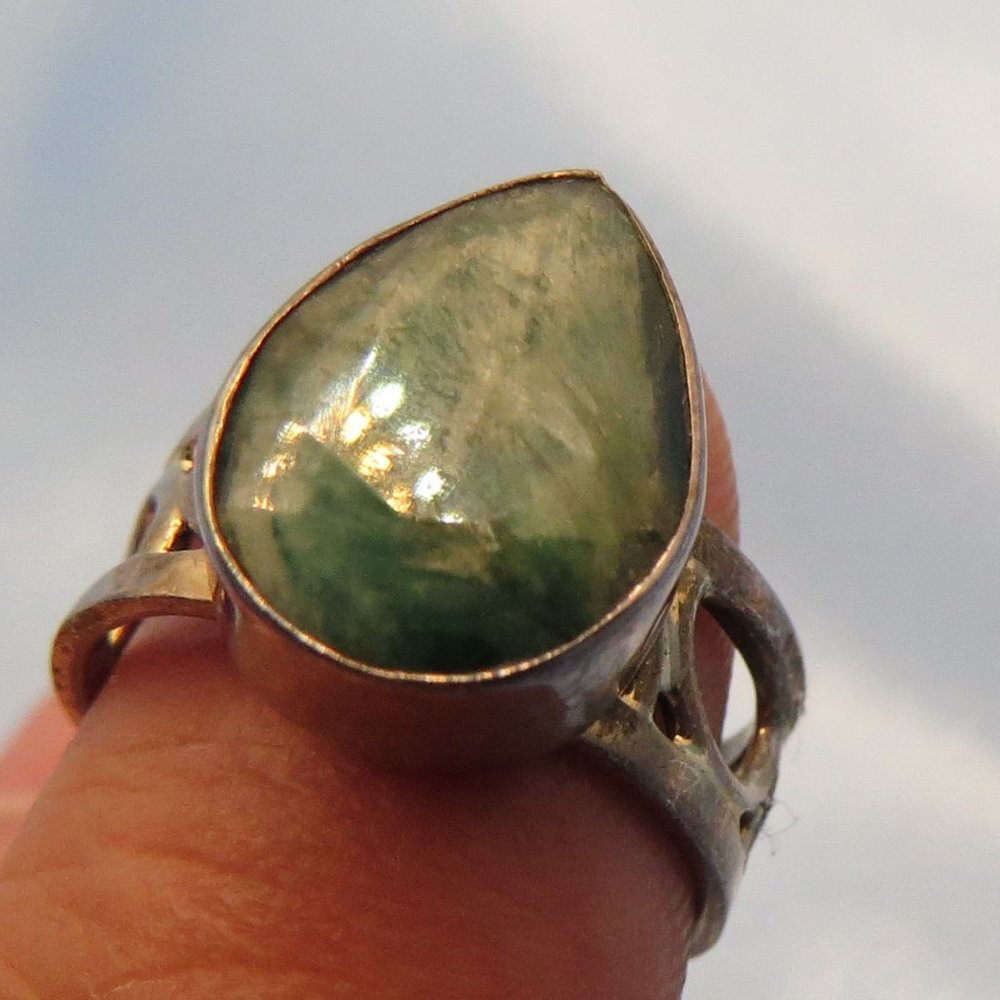 Sterling Silver Ring with Genuine emerald vintage size 7